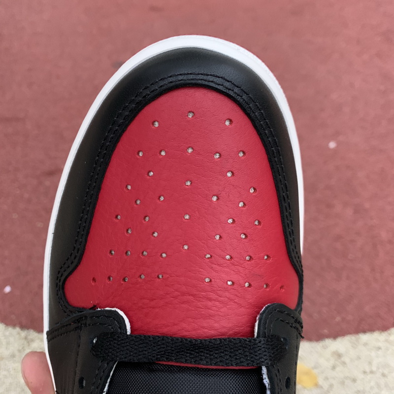 Air Jordan 1 Retro High OG “Bred Toe”
