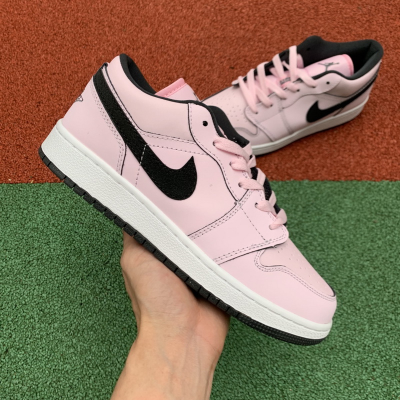 Air Jordan 1 Low shoes