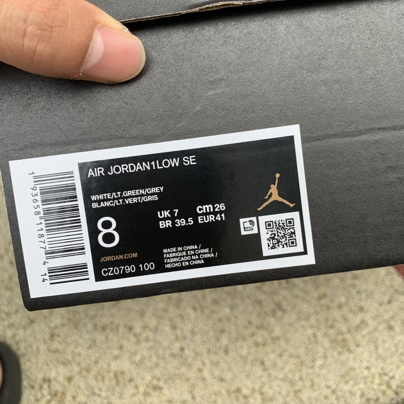 Air Jordan 1 Low shoes