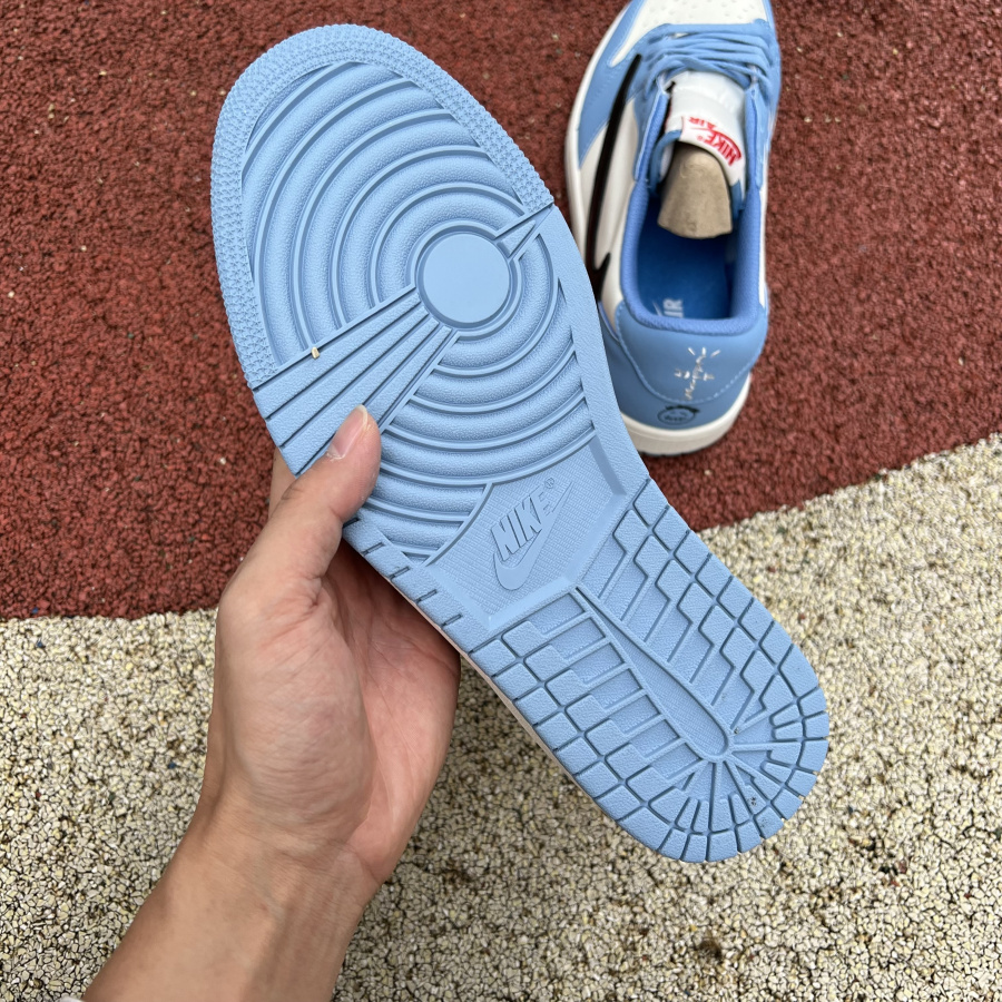 Air Jordan 1 Low UNC Travis Scott
