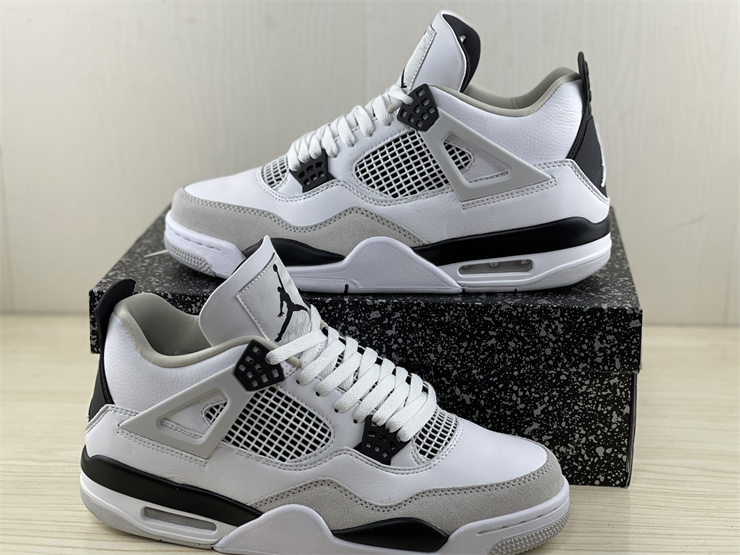 Air Jordan 4 “Military Black”
