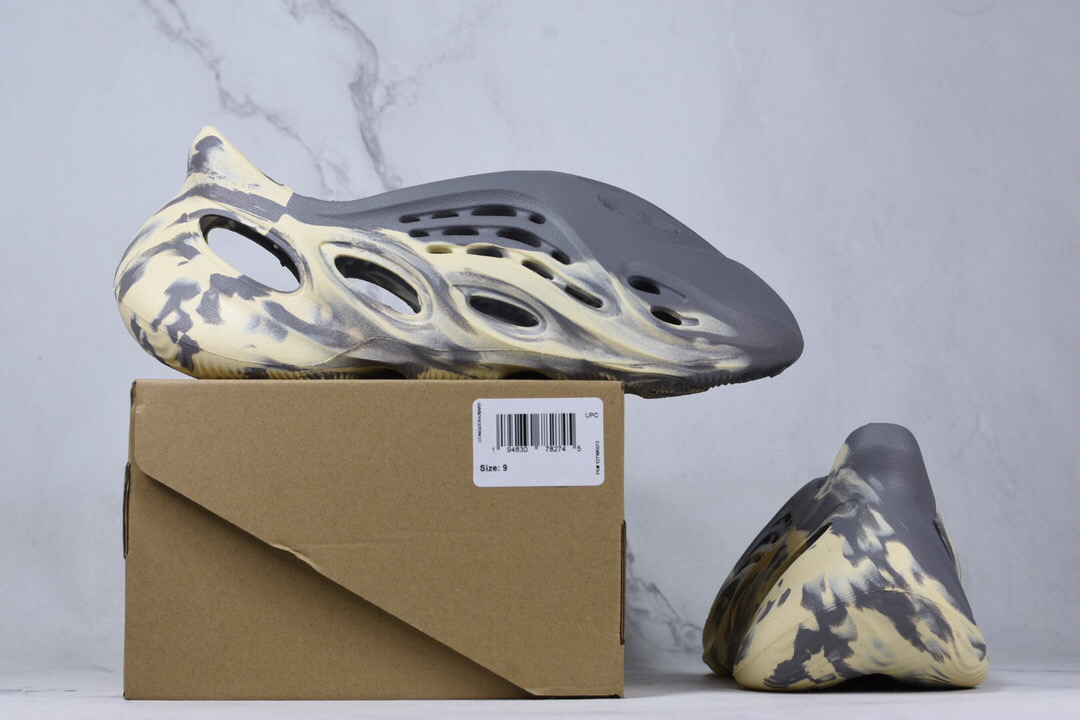 Adidas Yeezy Foam Runner Moon Grey GV7904