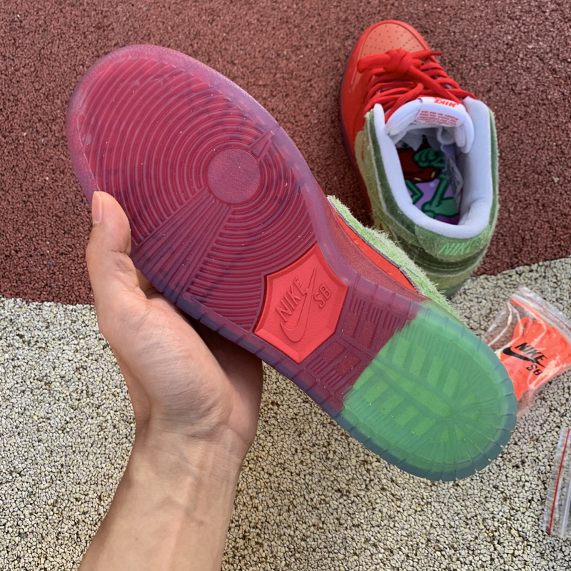 Nike SB Dunk High “Strawberry Cough”