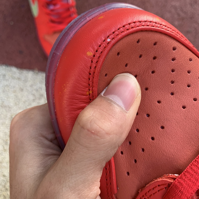 Nike SB Dunk High “Strawberry Cough”