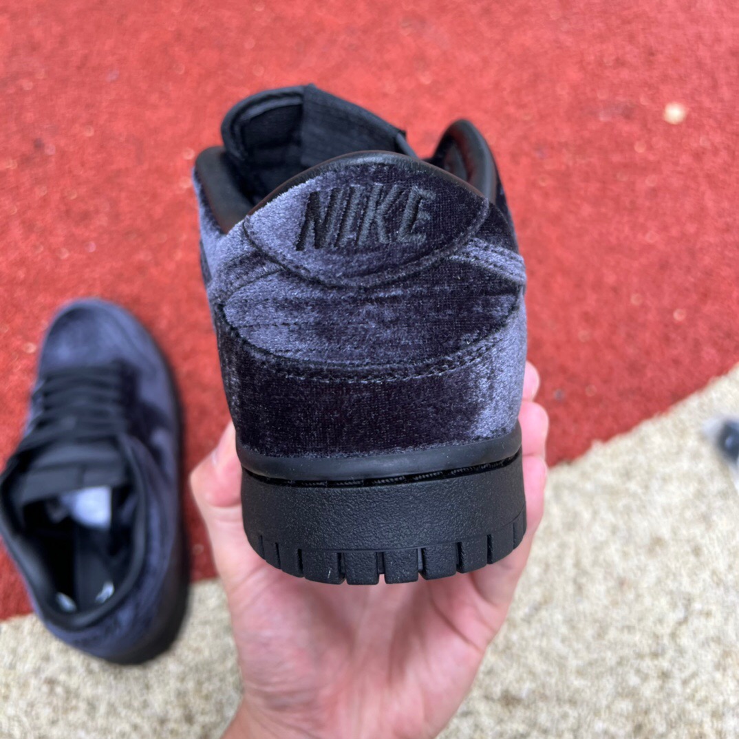 Nike SB Dunk Low Black Suede