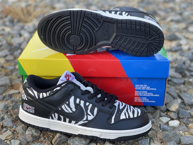 Nike SB Dunk Low Zebra