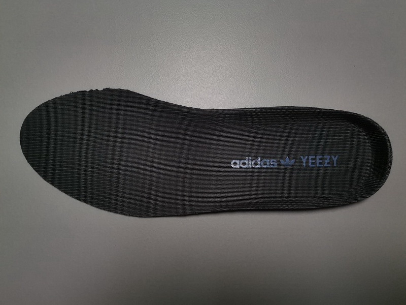 Yeezy Boost 350 V2 “Carbon”