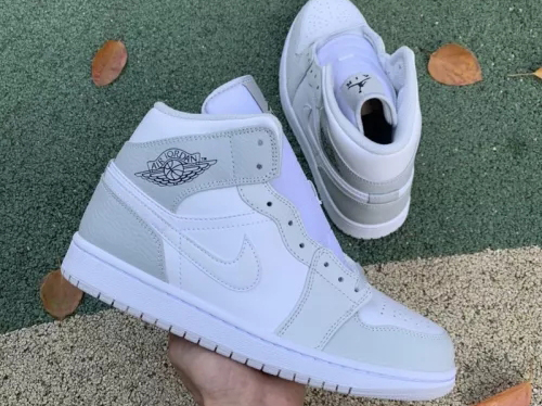 Jordan 1 Mid Shoes074