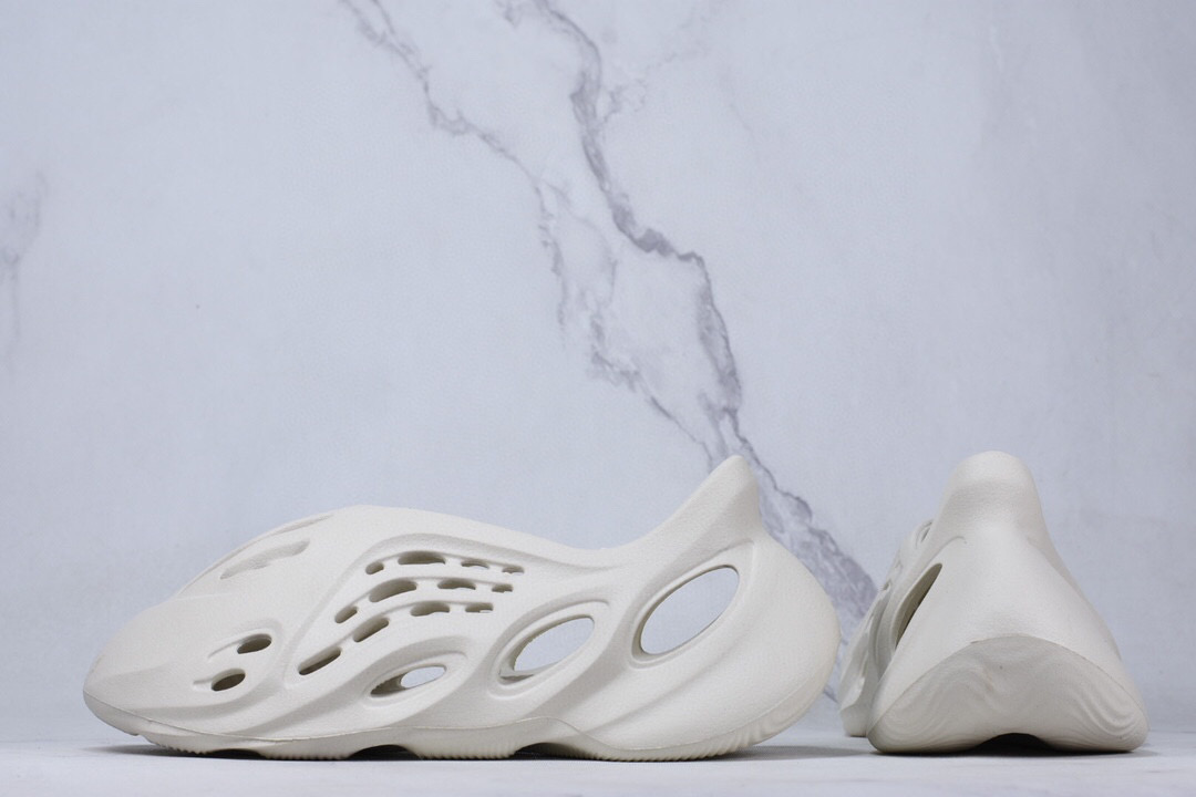 Adidas Yeezy Foam Runners Sand FY4567