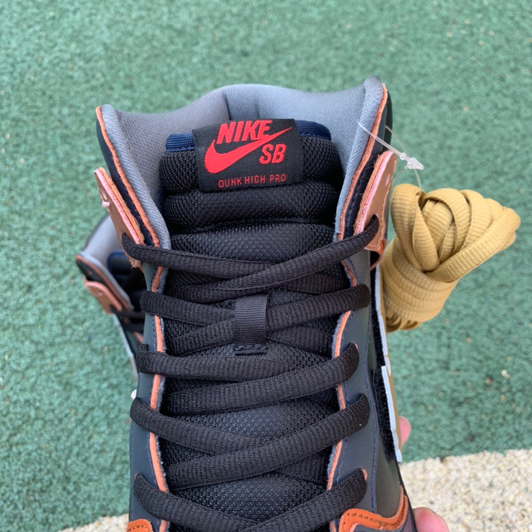 Nike SB Dunk High Gundum Black