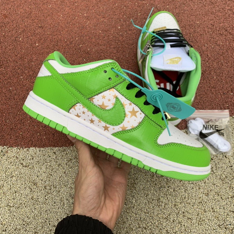 Supreme x Nike SB Dunk Low “Mean Green”