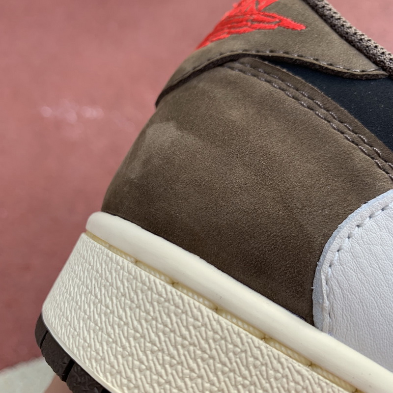 Travis Scott x Air Jordan 1 Low “Dark Mocha”