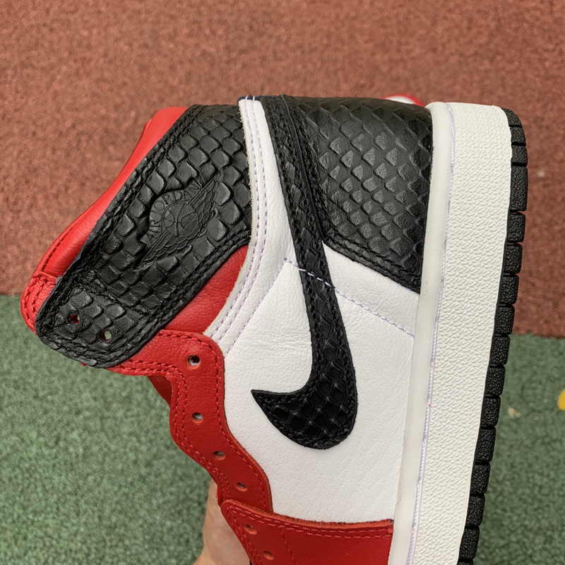 Air Jordan 1 High OG WMNS “Satin Snake” GS
