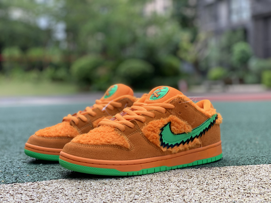 Grateful Dead x Nike SB Dunk Low “Orange Bear”