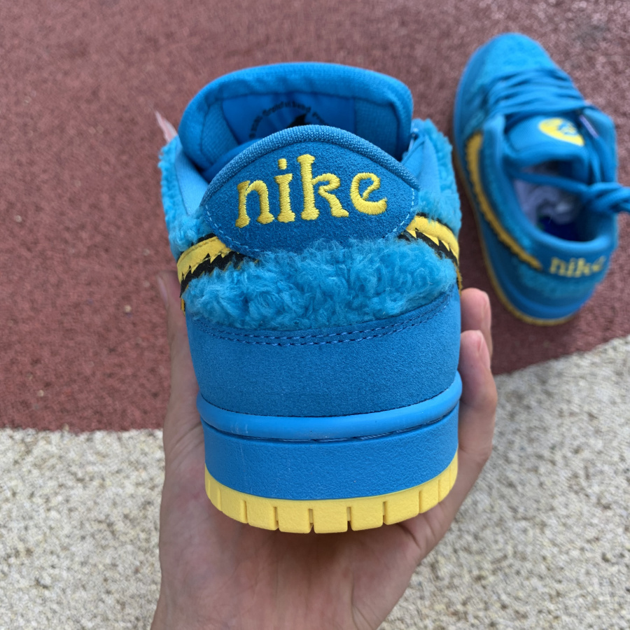 Grateful Dead x Nike SB Dunk Low “Blue Bear” GS