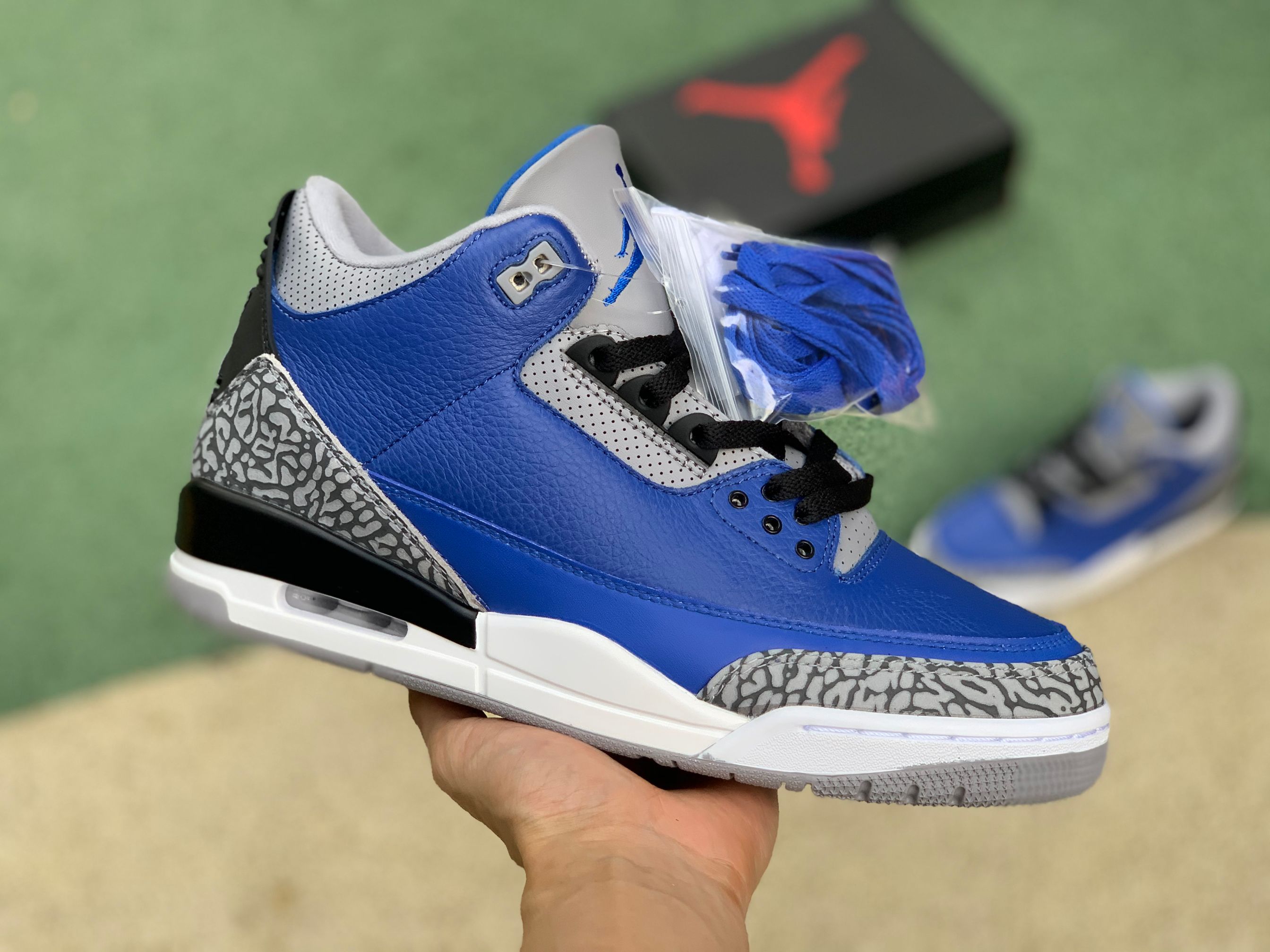 Air Jordan 3 “Varsity Royal”
