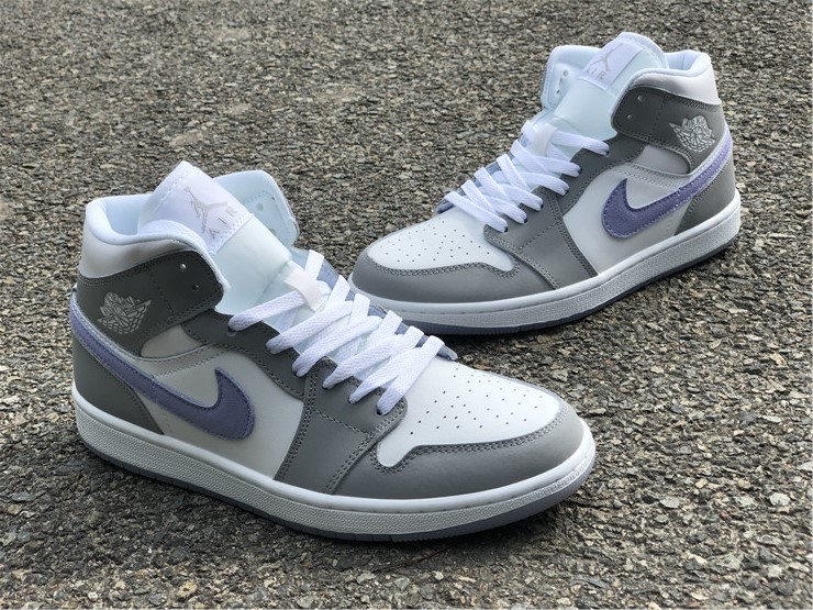 Air Jordan 1 Mid WMNS