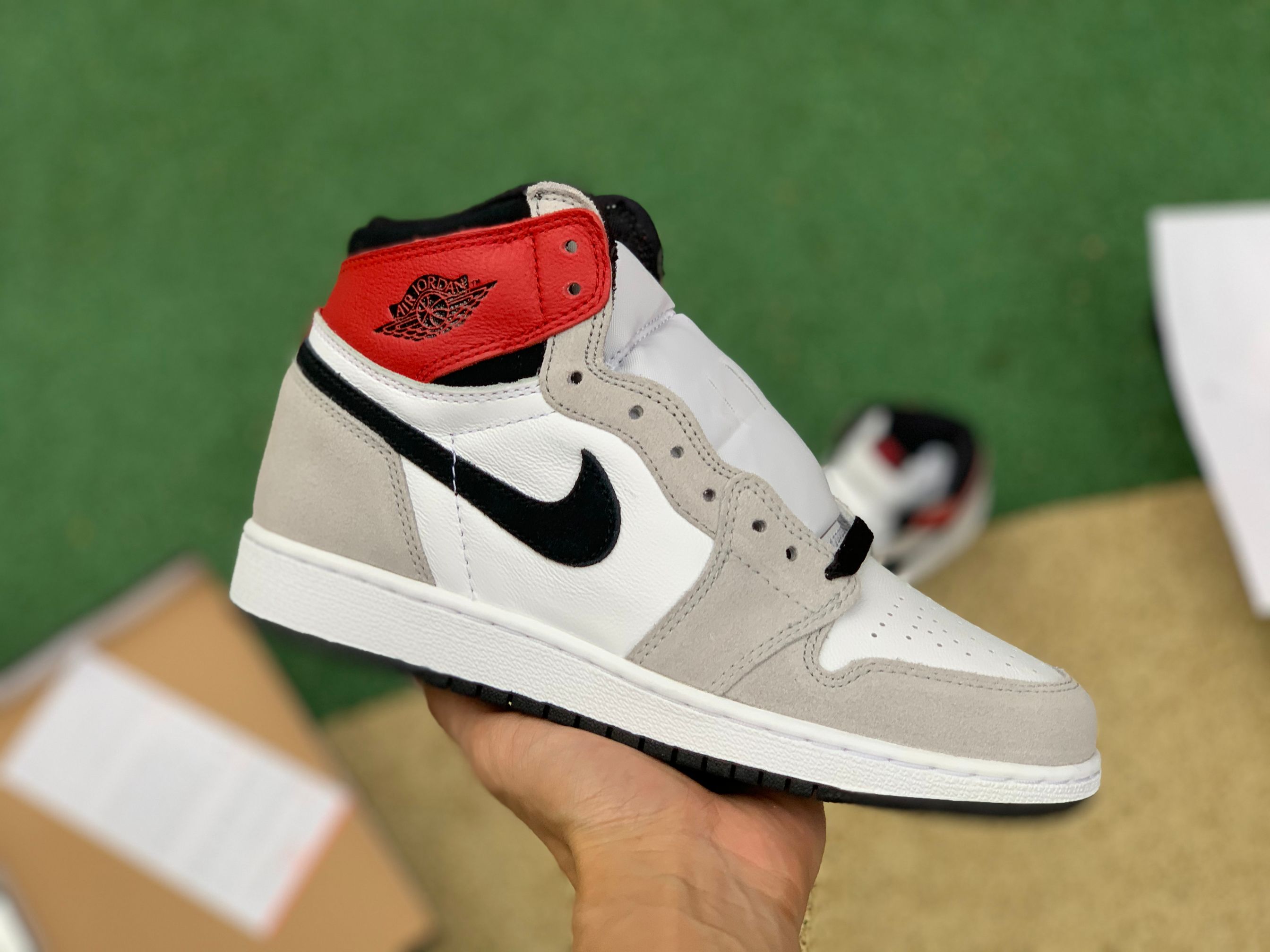 Air Jordan 1 High OG“ Light Smoke Grey” GS