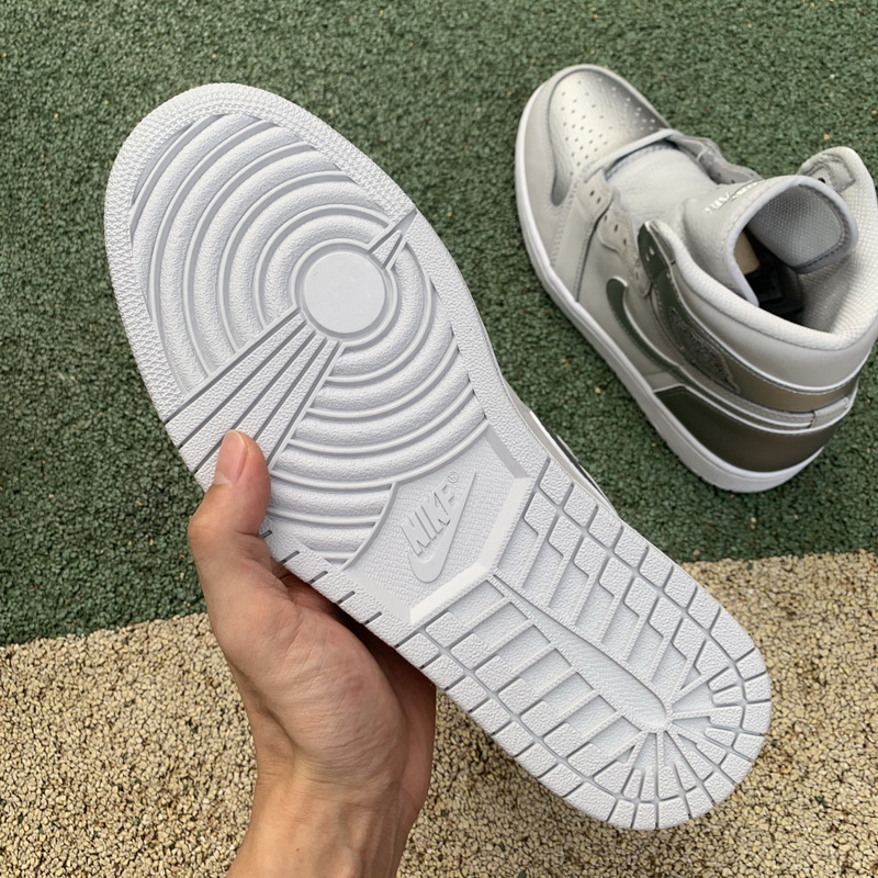 Air Jordan 1 High OG “Japan”