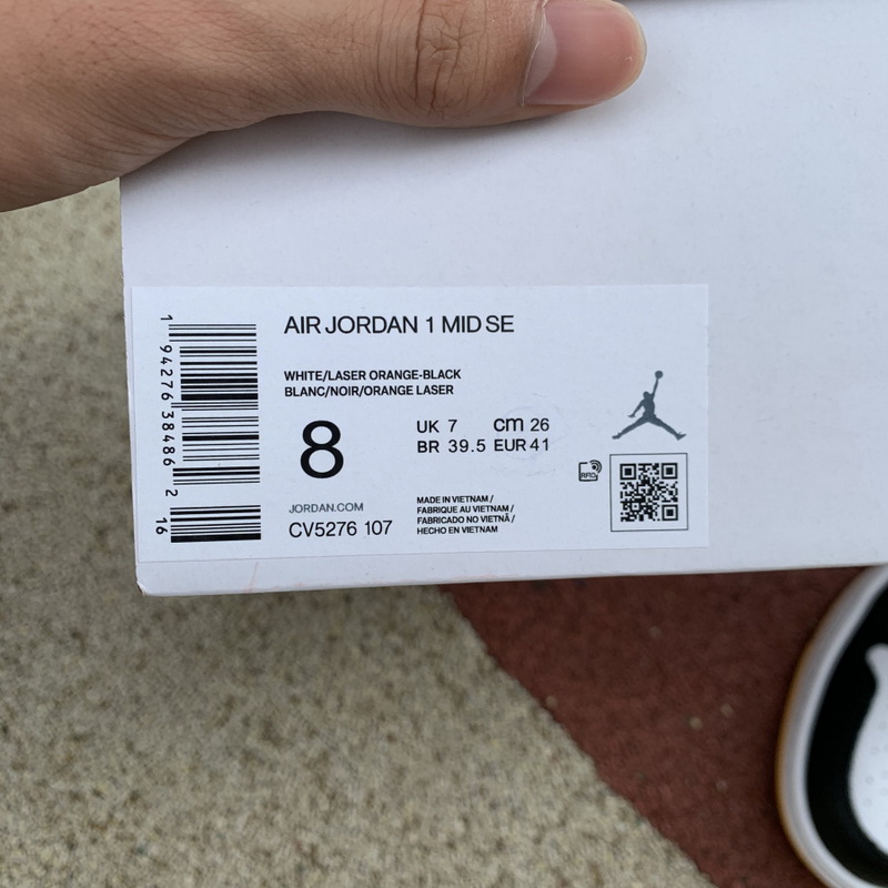 Jordan 1 Mid Shoes043