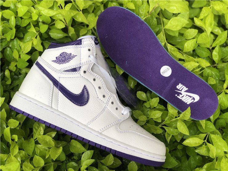 Air Jordan 1 High OG WMNS Court Purple