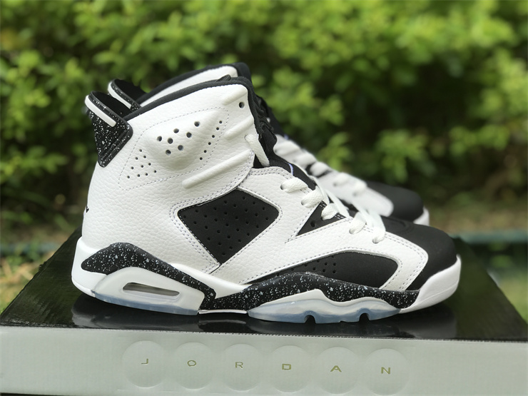 AIR JORDAN 6 RETRO 'OREO' Black and White Oreos