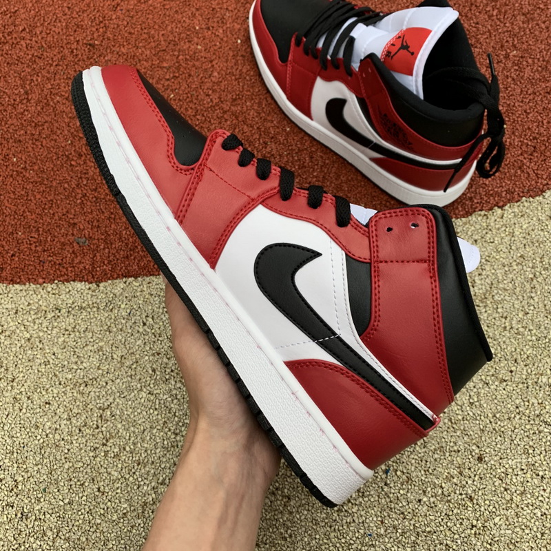 Jordan 1 Mid Chicago Toe