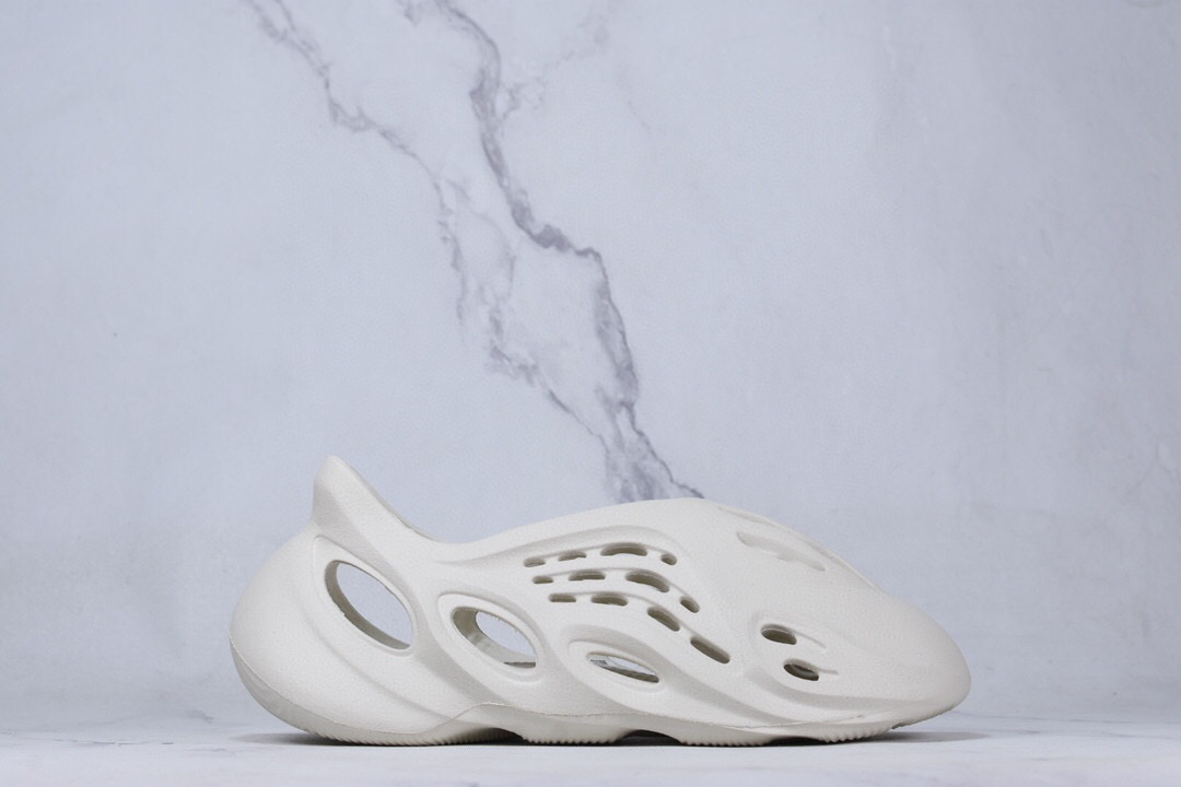 Adidas Yeezy Foam Runners Sand FY4567