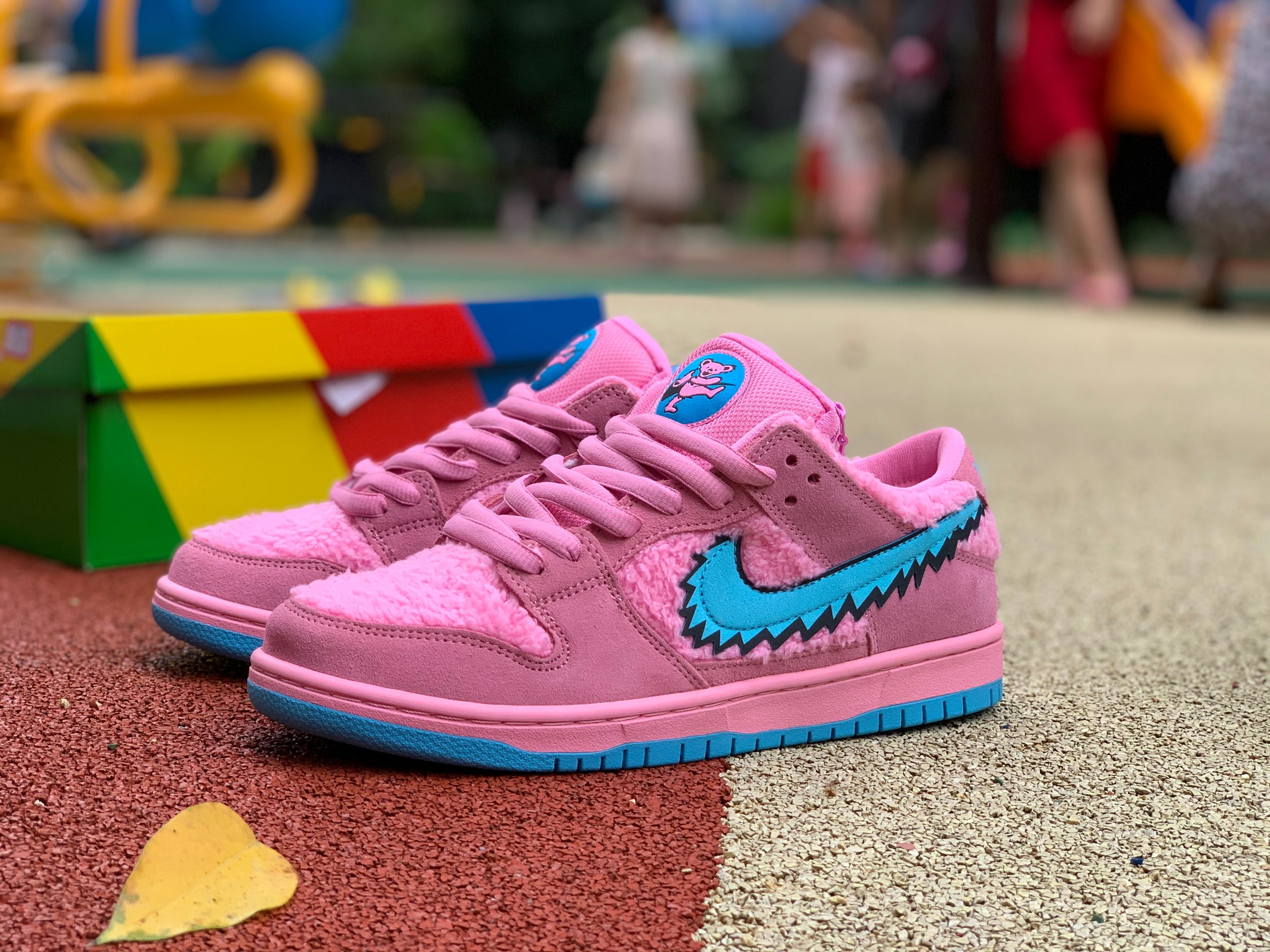 Grateful Dead x Nike SB Dunk Low “Pink Bear”GS