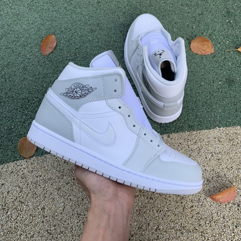 Jordan 1 Mid Shoes074