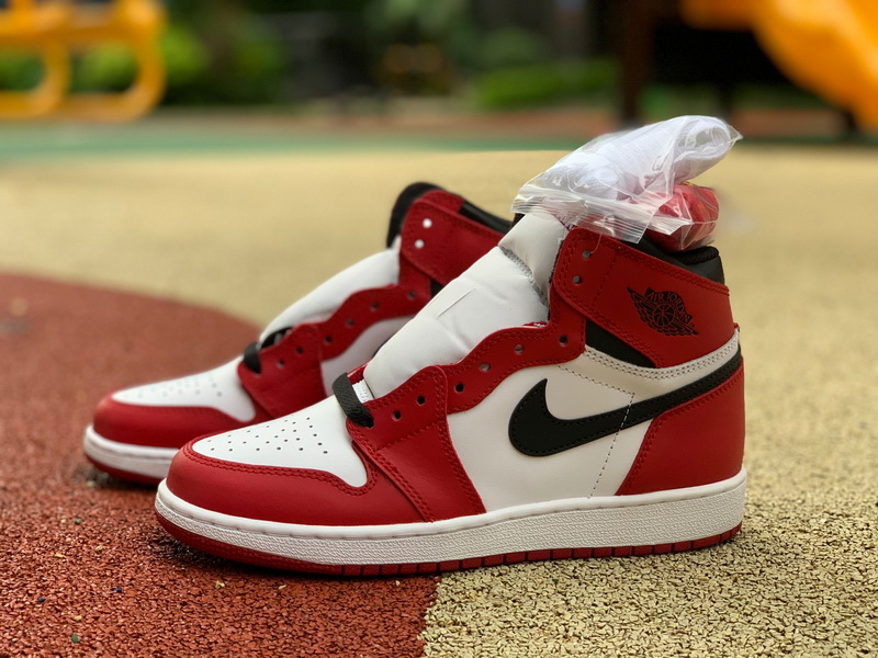 Air Jordan 1 Retro GS Chicago