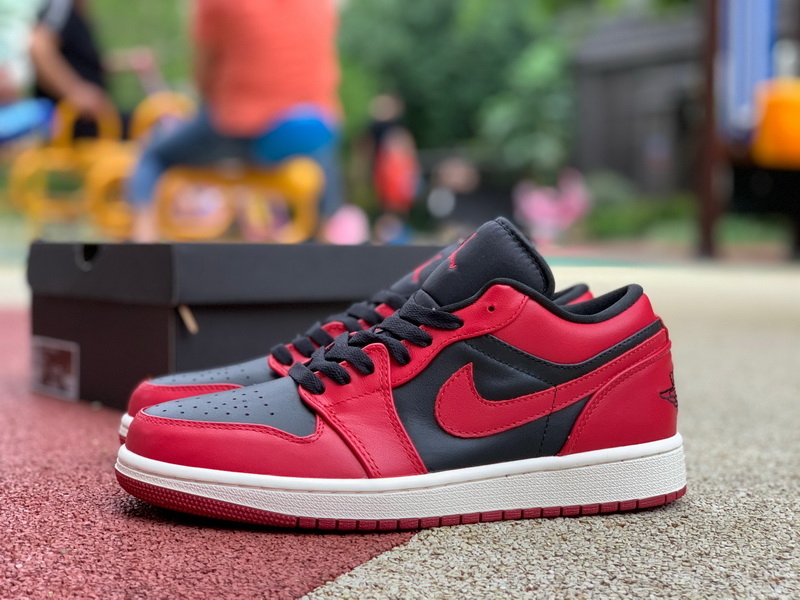 Air Jordan 1 Low Reverse Bred
