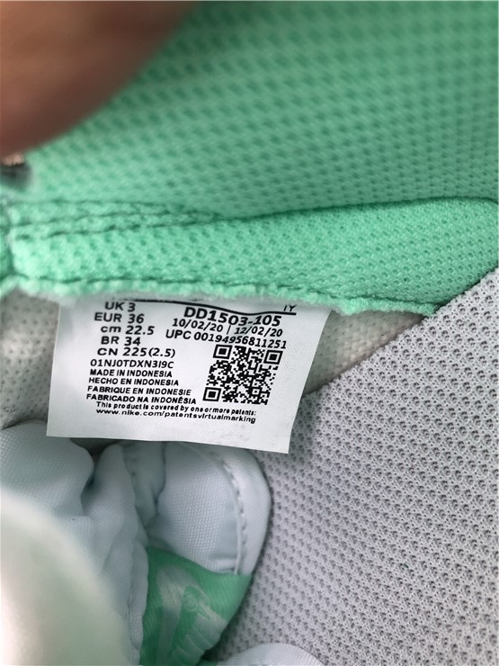 Nike Dunk Low WMNS “Green Glow”