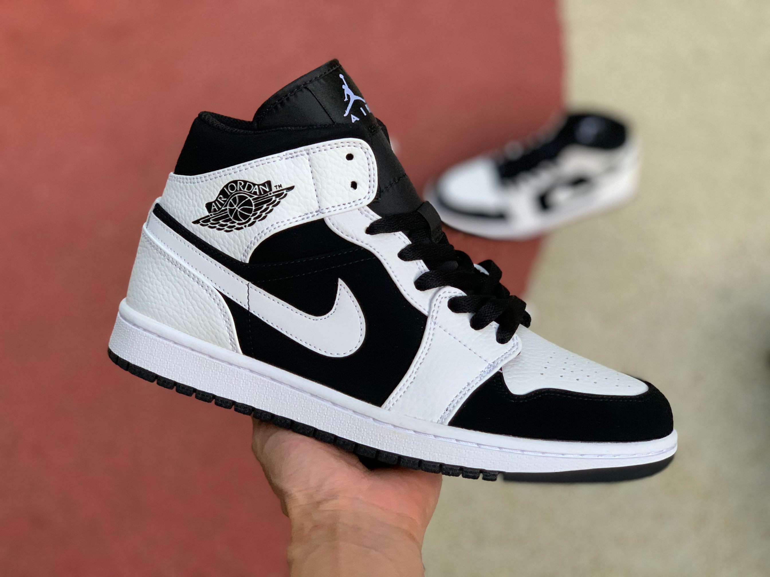 Jordan 1 Mid White Black
