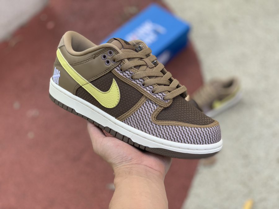 Undefeated x Dunk Low SP 'Canteen'