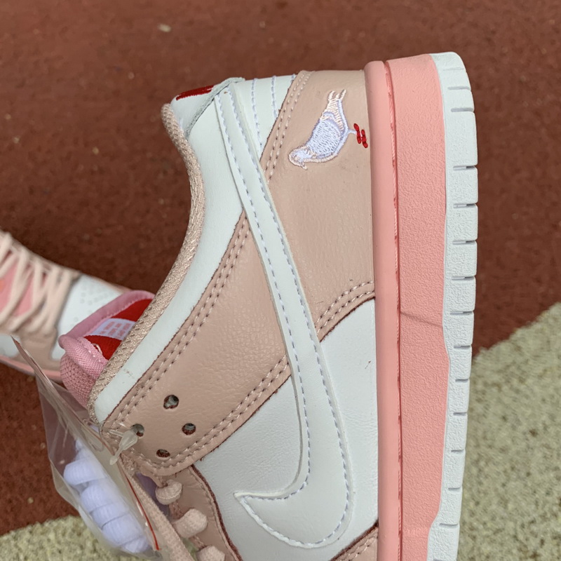Nike SB Dunk Low Pigeon Pink