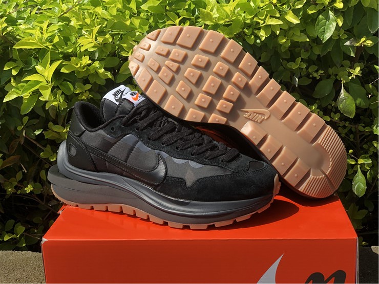 Sacai x Nike VaporWaffle ''Black''