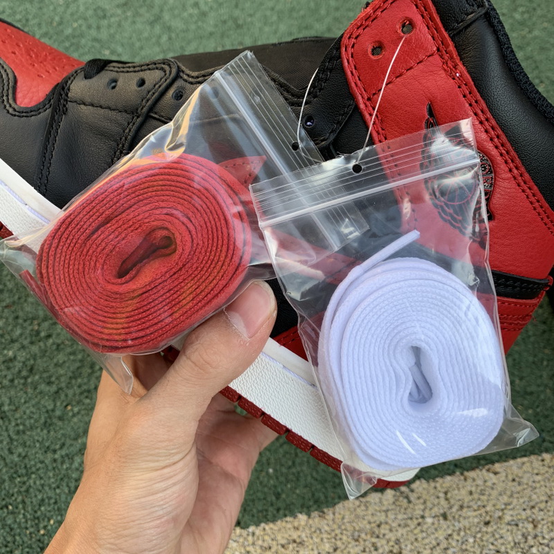 Air Jordan 1 Retro OG High “Banned”