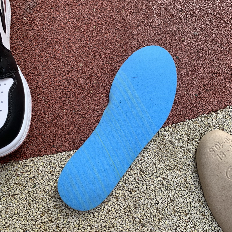 Air Jordan 1 Retro High OG Rust Pink