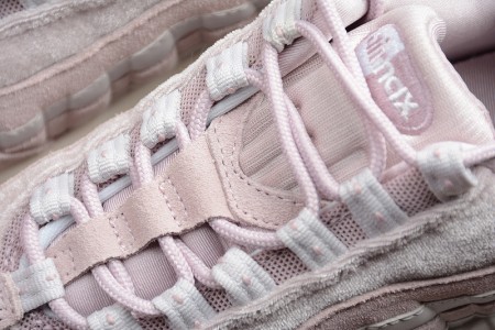 NIKE womens AIR MAX 95 DELUXE
