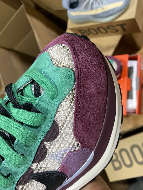 Sacai x Nike Vaporwaffle Villain Red Neptune Green