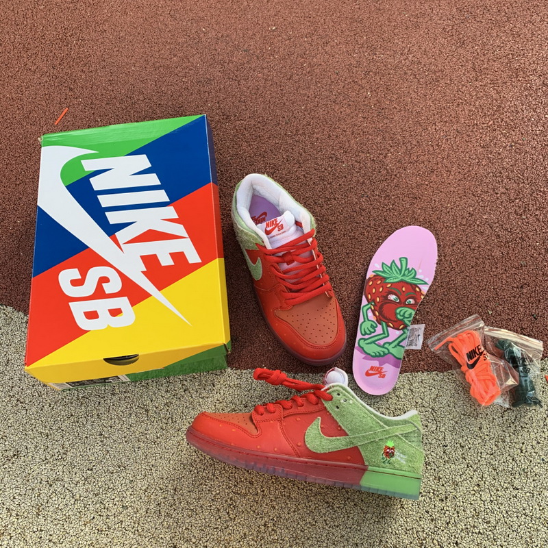 Nike SB Dunk High “Strawberry Cough”