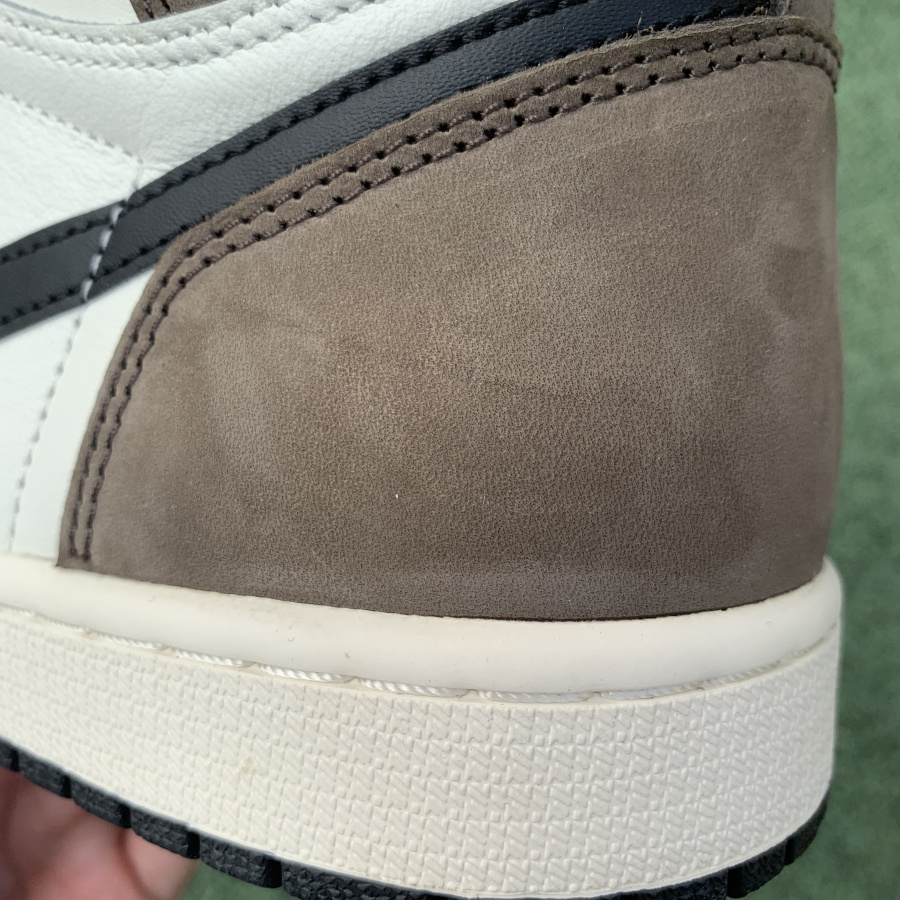 Air Jordan 1 High OG “Dark Mocha”