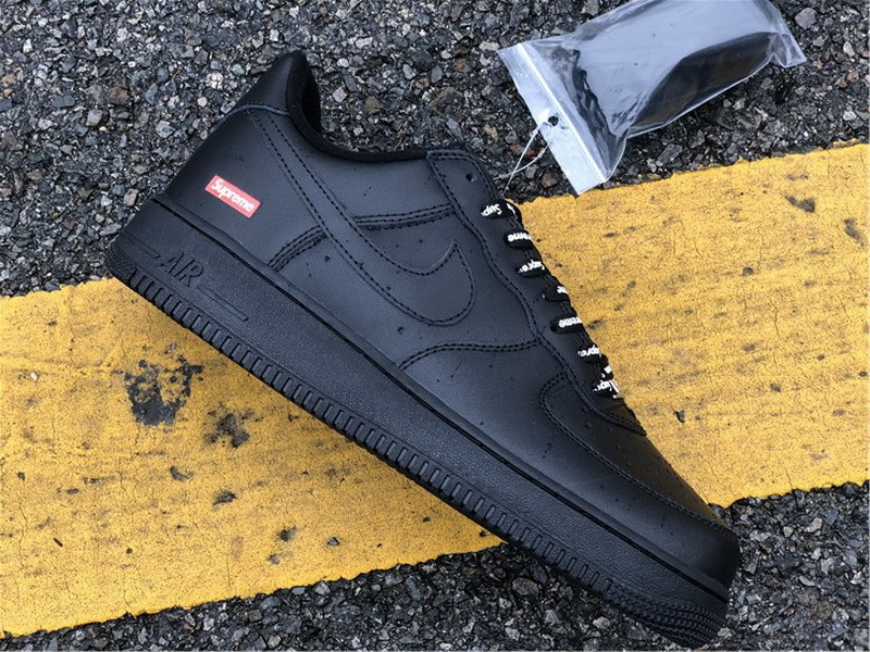 Supreme x Nike Air Force 1 Low