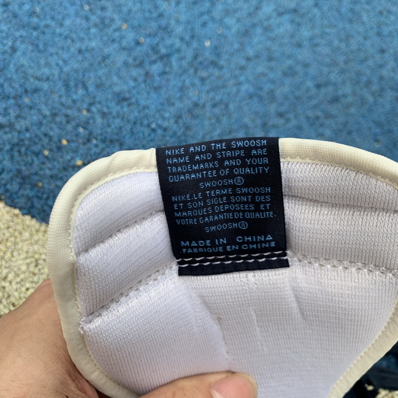 Air Jordan 1 “Obsidian”