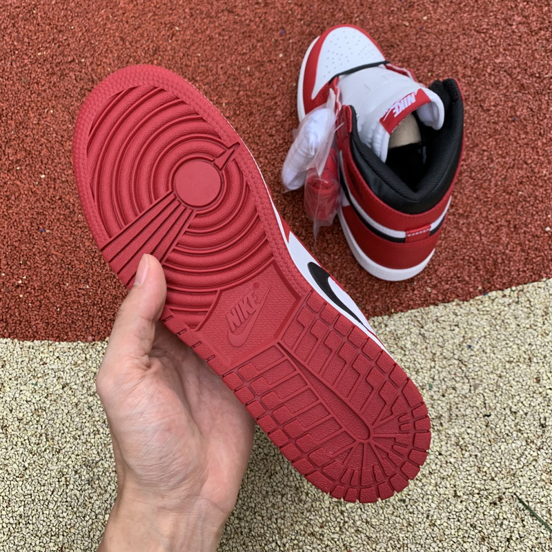 Air Jordan 1 Retro GS Chicago