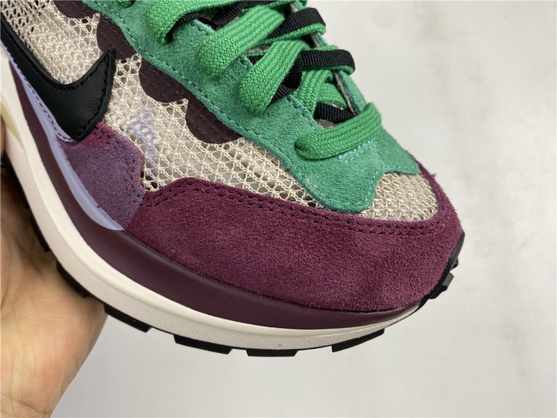 Sacai x Nike Vaporwaffle Villain Red Neptune Green
