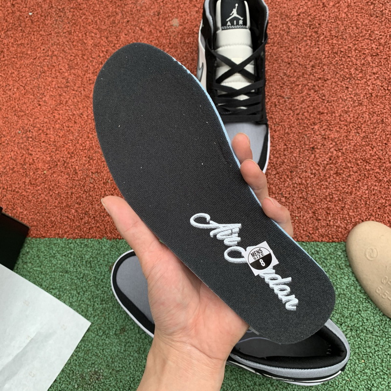 Jordan 1 Mid Shoes014