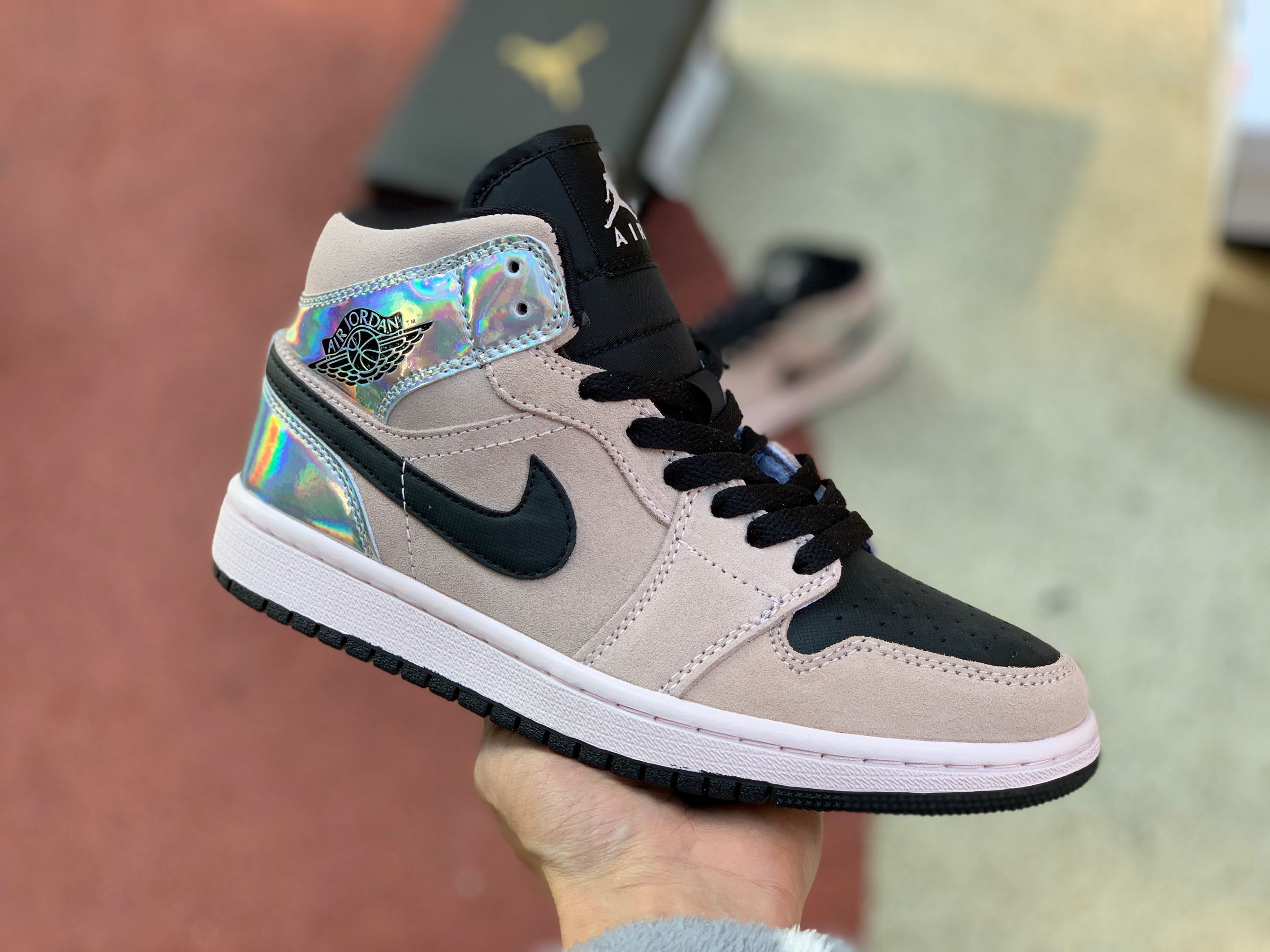 Jordan 1 Mid Dirty Powder Iridescent