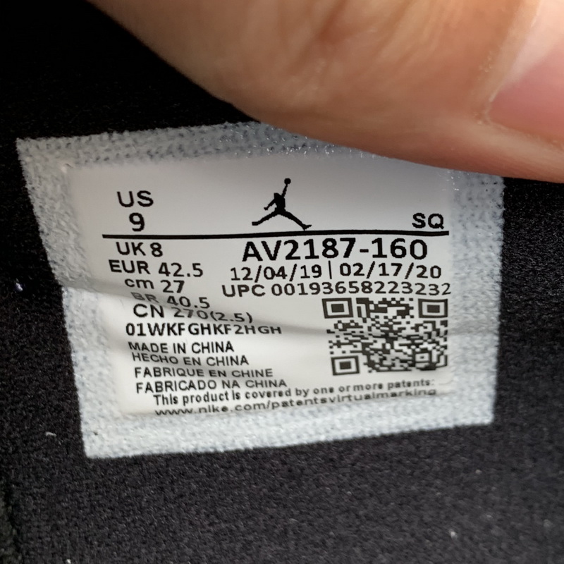 Air Jordan 11 Low “White Bred”